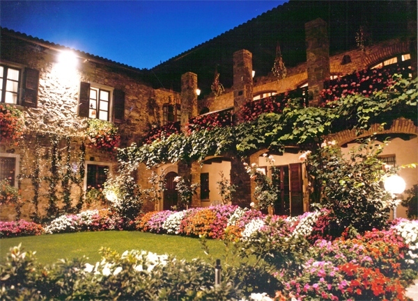 Vista della Masseria con giardino